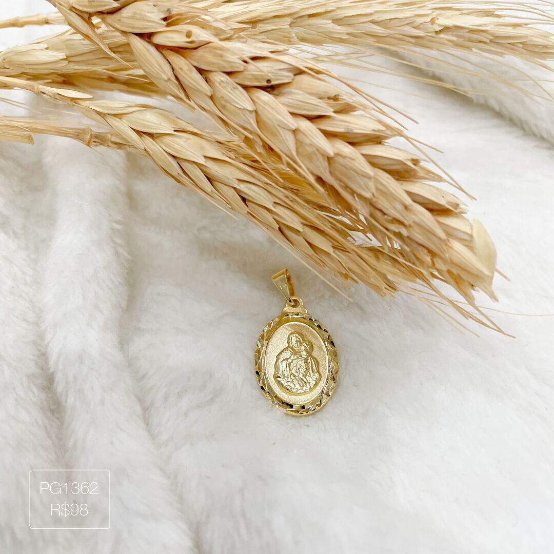 Pingente Mãe Rainha Oval Diamantado Liso Dourado